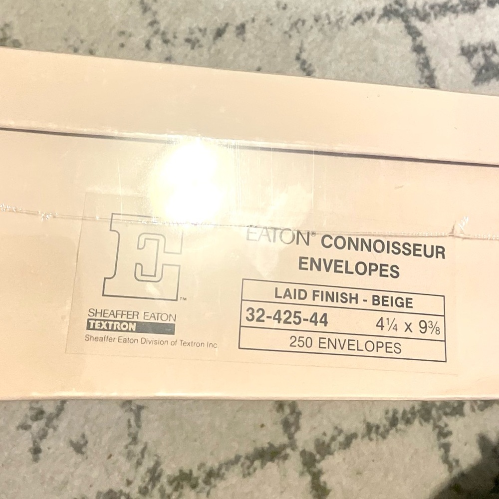 Eaton connoisseur envelopes 250 pcs laid finish beige new